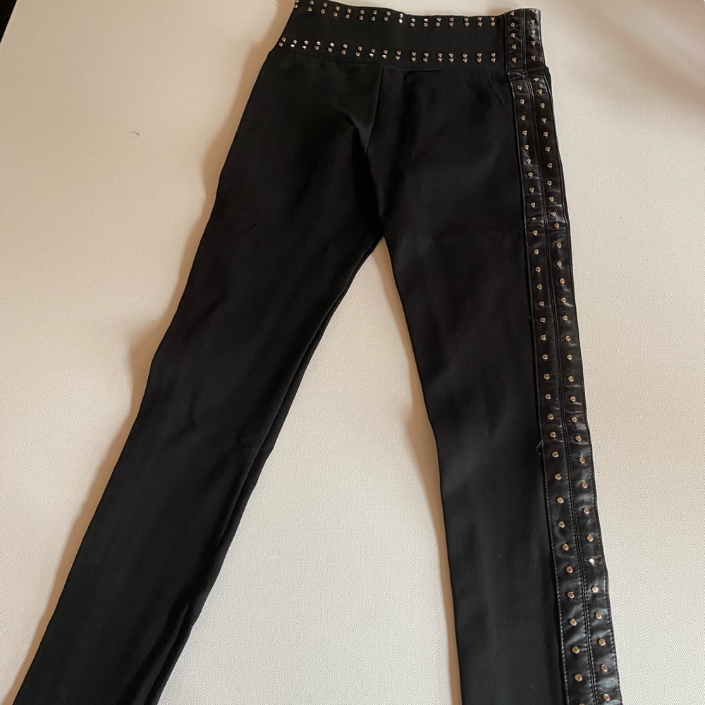Black thick leggings with buttons New size small